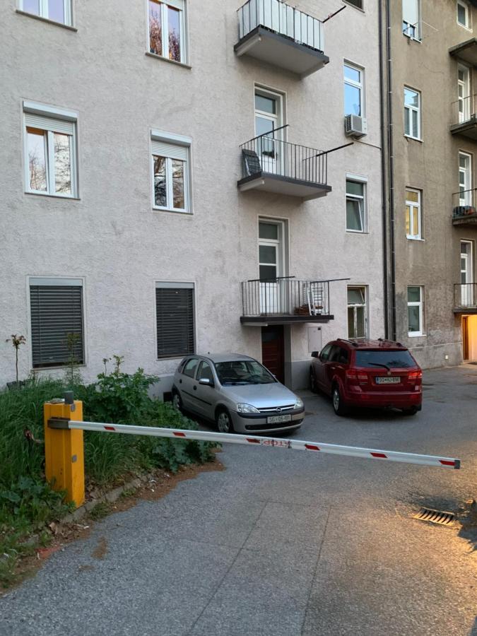 The Marchburg Apartment Maribor Exteriör bild